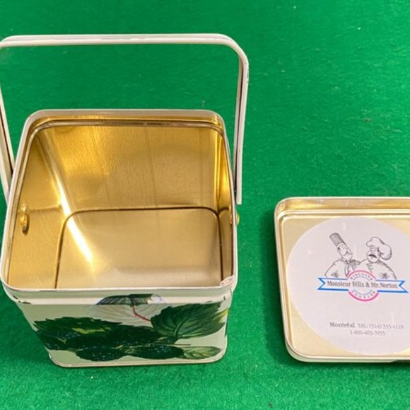 Vintage Tin Jewelry Box with Key, Storage Keepsake Box, Trinket Box, Ring Box, H - Picture 4 of 11